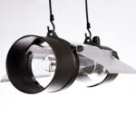 Refletor Cooltube Garden Highpro Protube com diâmetro de 125mm, fabricado em vidro borossilicato para retenção de calor e conexão a sistemas de exaustão em cultivos indoor.
