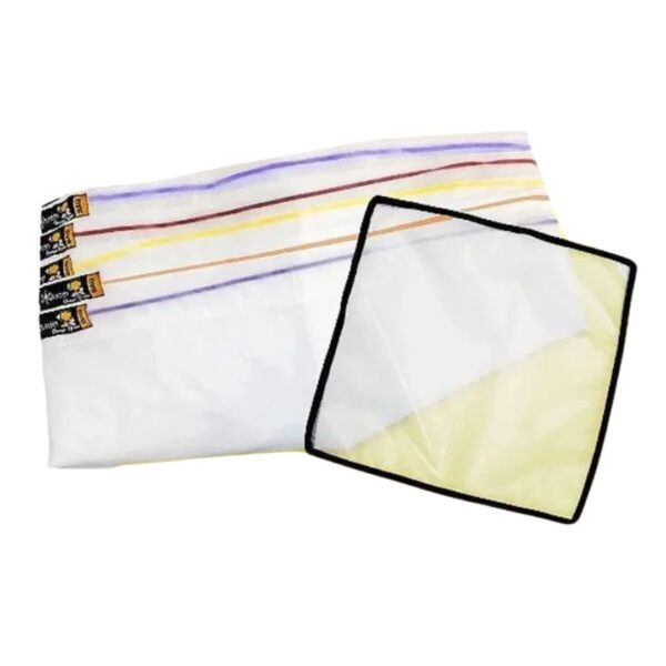 Kit com três bags de extração PRO de 18 litros e uma tela de secagem de 25u, ideal para filtrar resinas vegetais.
