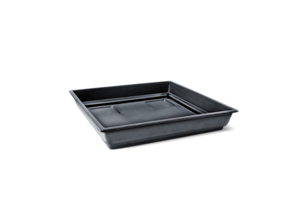 Prato Quadrado Nutriplan N1 – compatível com vasos de 7L e anti-stress, ideal para retenção de água no cultivo indoor e outdoor.