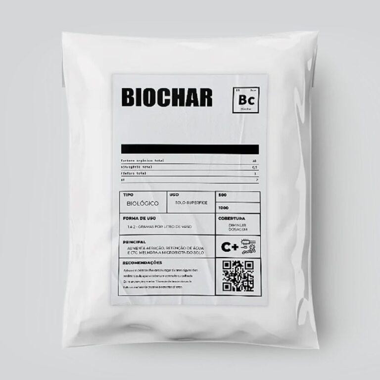 Embalagem de 1kg de Biochar Organo Lab, mostrando o produto em sua forma escura e granulada, com elementos que remetem à saúde do solo e à sustentabilidade.