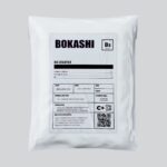 Embalagem de 1kg do Bokashi Farelado Organo Lab, mostrando o produto em formato de farelo e indicando ser um fertilizante orgânico composto.