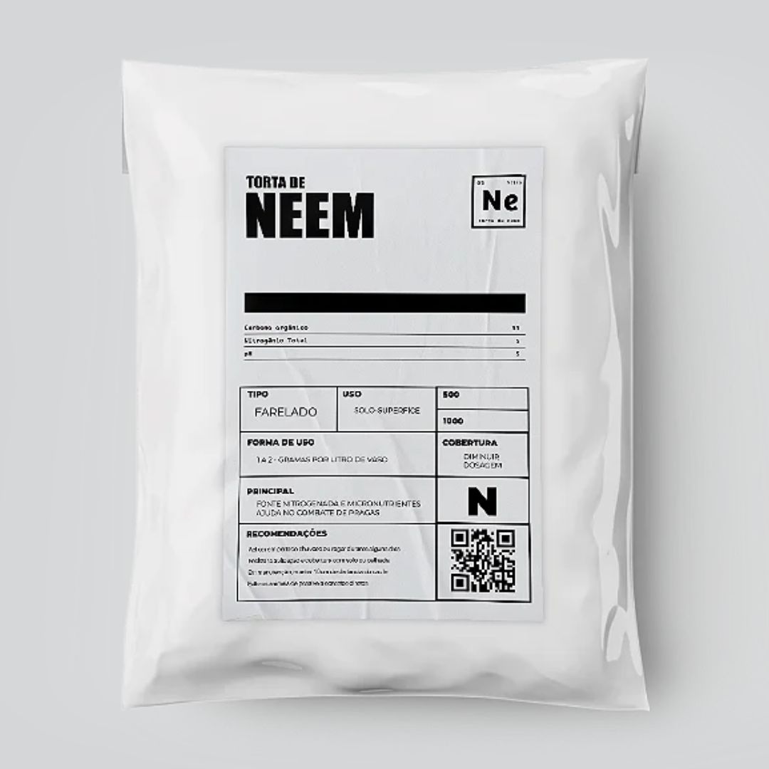 Torta de Neem 500g Organo Lab 2 Embalagem de 500g de Torta de Neem Organo Lab, mostrando o produto em pó e destacando seus benefícios como escudo natural para plantas.