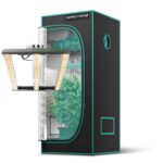 Kit de cultivo indoor com painel de LED Mars Hydro FC1500 e estufa de 60 x 60 x 140cm, montados e prontos para uso.