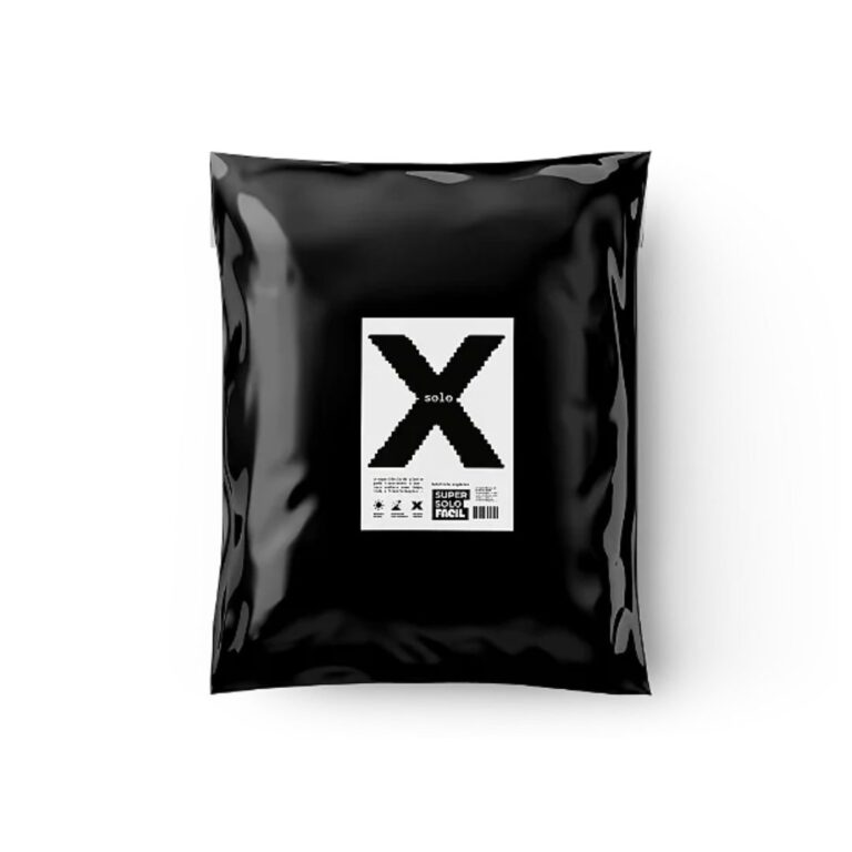 Saco de 30 litros do Substrato Orgânico Solo X da Organo Lab, mostrando a embalagem do produto pronta para uso.