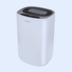 Desumidificador Desidrat Plus 150 Wi-Fi branco e compacto, com painel digital, mostrando umidade relativa e conexão Wi-Fi. Disponível nas versões 110V e 220V.