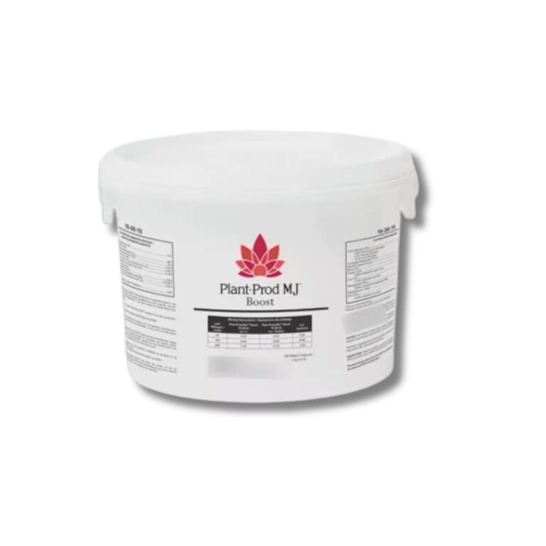 Fertilizante Plant-Prod MJ Boost 15-30-15, um pó mineral solúvel em embalagem de fábrica, destacando a composição com 30% de Fósforo.