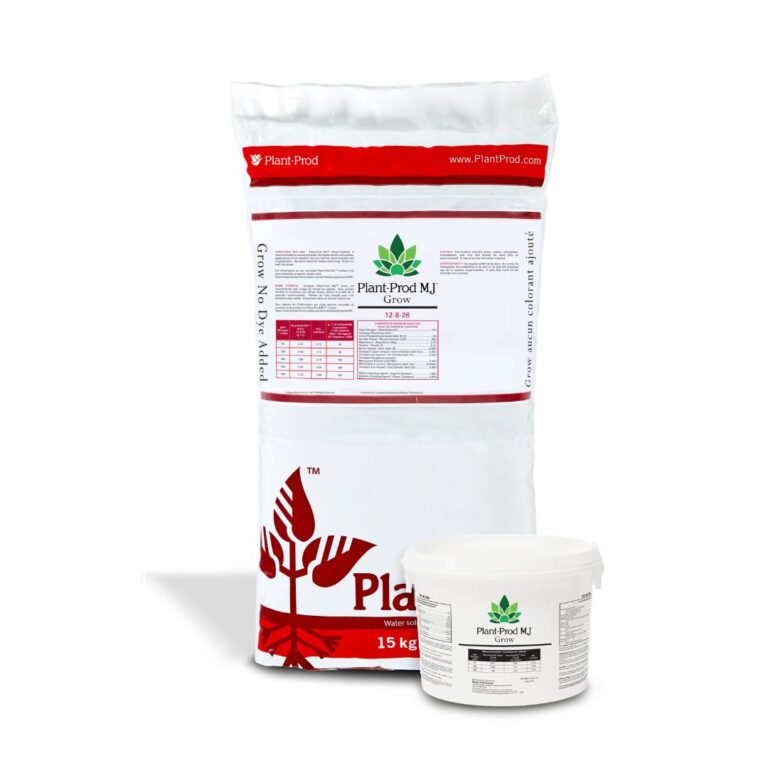 Fertilizante Plant-Prod MJ Grow 12-8-26, solúvel e branco, em embalagem selada, destacando a formulação NPK para o crescimento vegetativo de cannabis.