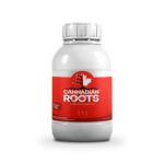 Frasco do fertilizante mineral misto fluido Cannadian Roots exibindo rótulo preto e verde com a identificação da marca Cannadian Green Lab.
