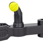 Ventilador de clip oscilante Garden Highpro Profan de 20cm na cor preta com detalhes em verde brilhante fixado na barra de uma estufa.